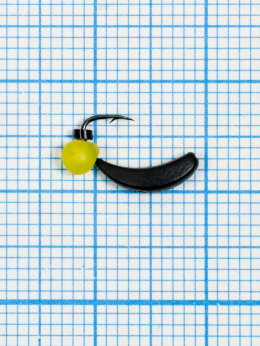 Мормышка Банан  квадратный Drops жёлтый  ( Banana Quattro) 0,38/4, чёрный